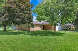 165 Finsbury Ln, Troy, OH 45373 - Photo 2