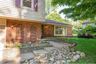 131 N Johanna Drive, Centerville, OH 45459 - Photo 2