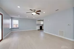 6214 Shull Rd, Huber Heights, OH 45424 - Photo 12