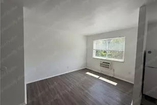 946 Burton Ave, Cincinnati, OH 45229 - Photo 4