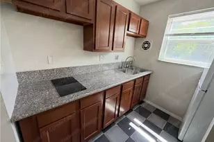 946 Burton Ave, Cincinnati, OH 45229 - Photo 8