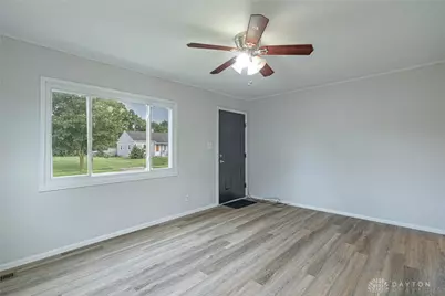 208 W Circle Drive, West Carrollton, OH 45449 - Photo 18