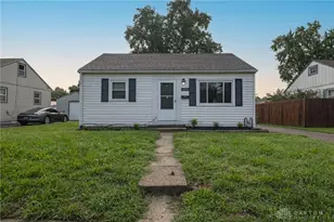 208 W Circle Dr, West Carrollton, OH 45449 - Photo 2