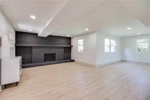 222 E Social Row Rd, Dayton, OH 45458 - Photo 6