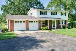 222 E Social Row Rd, Dayton, OH 45458 - Photo 2