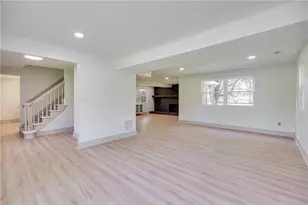 222 E Social Row Rd, Dayton, OH 45458 - Photo 4
