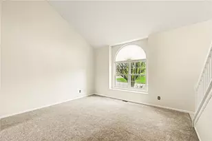 1000 Lofton Dr, Clayton, OH 45315 - Photo 6