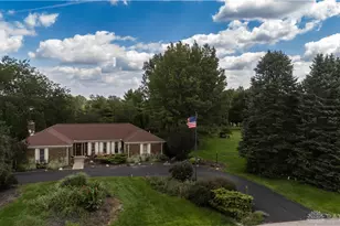 6300 Plateau Dr, Springfield, OH 45502 - Photo 2