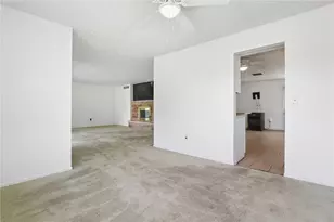 2430 W Choctaw Dr, London, OH 43140 - Photo 12