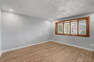1021 Bethune Cir, Dayton, OH 45417 - Photo 12