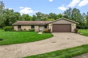 8695 Hide a Way Ln, Washington Twp, OH 45458 - Photo 2