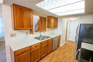 5701 Cobblegate Dr, West Carrollton, OH 45449 - Photo 8