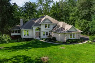 2535 S Creek Cir, Spring Valley Twp, OH 45370 - Photo 2
