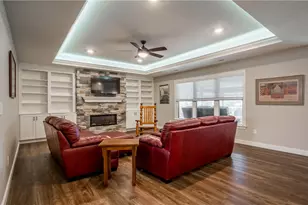1004 Plymouth Ct, Troy, OH 45373 - Photo 8