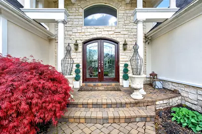 158 Signature Drive, Beavercreek Twp, OH 45385 - Photo 2