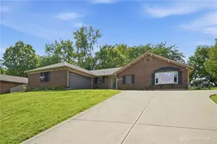 1115 Crestwood Hills Dr, Vandalia, OH 45377 - Photo 1