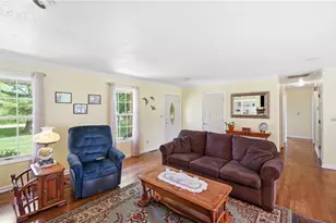 1428 E Social Row Rd, Washington Twp, OH 45458 - Photo 4