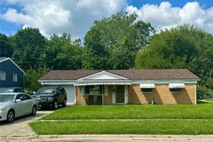1043 Rossiter Dr, Dayton, OH 45417 - Photo 1