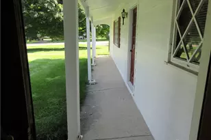 827 Hickory Ln, Troy, OH 45373 - Photo 4
