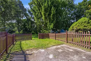 1032 Hyde Park Dr, Centerville, OH 45429 - Photo 32