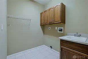6016 Oak Ridge Dr, Huber Heights, OH 45424 - Photo 40