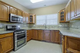 6016 Oak Ridge Dr, Huber Heights, OH 45424 - Photo 16