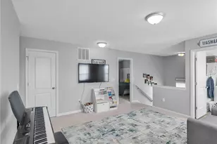 2075 Prairie Clover Dr, Turtlecreek Twp, OH 45036 - Photo 28