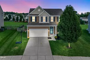 2075 Prairie Clover Dr, Turtlecreek Twp, OH 45036 - Photo 2