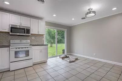 3382 Valley Wood Drive, Dayton, OH 45429 - Photo 8