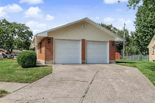 301 Carol Ln, Union, OH 45322 - Photo 4
