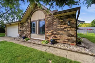 8353 Schoolgate Dr, Huber Heights, OH 45424 - Photo 2