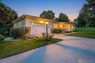 786 Westchester Park Dr, Springfield, OH 45504 - Photo 2