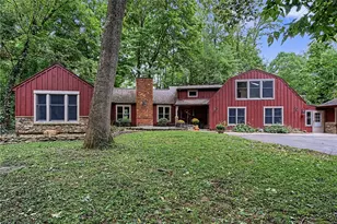 195 Colonial Ln, Dayton, OH 45429 - Photo 1