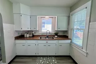 2824 S Smithville Rd, Dayton, OH 45420 - Photo 16
