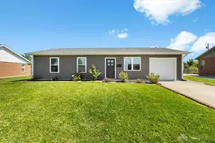 215 Woodfield Dr, Brookville, OH 45309 - Photo 1