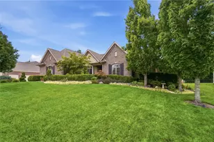 10842 Mariam Ln, Washington Twp, OH 45458 - Photo 2