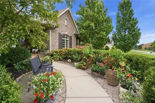 10842 Mariam Ln, Washington Twp, OH 45458 - Photo 4