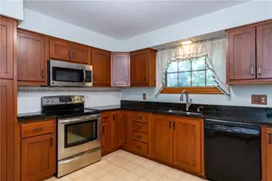 5273 Bittersweet Dr, Washington Twp, OH 45429 - Photo 10