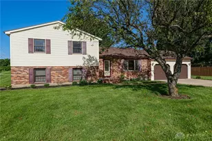 915 N Fairfield Rd, Beavercreek, OH 45434 - Photo 1