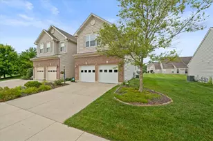 2290 Cobblestone Ct, Miamisburg, OH 45342 - Photo 2