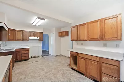 5201 Lindbergh Boulevard, West Carrollton, OH 45449 - Photo 10