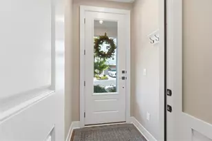 132 Blossom Vw Dr, Loveland, OH 45140 - Photo 4