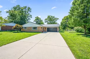 4095 Raymond Dr, Enon Vlg, OH 45323 - Photo 4