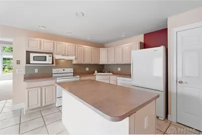 2091 Waterfall Lane, Vandalia, OH 45377 - Photo 16