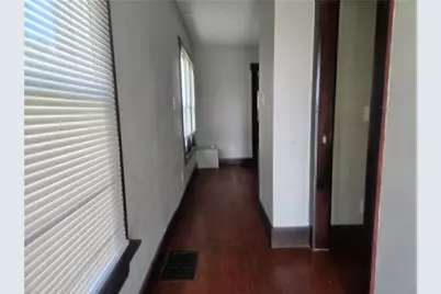 250 S Harbine Avenue, Dayton, OH 45403 - Photo 2