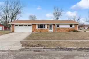 1657 Scenic Dr, Dayton, OH 45414 - Photo 1