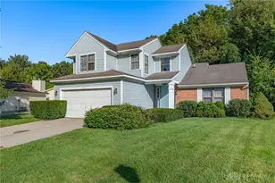 815 Hunters Ridge Dr, Fairborn, OH 45324 - Photo 2
