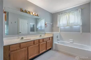 815 Hunters Ridge Dr, Fairborn, OH 45324 - Photo 14