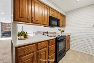 8838 Washington Colony Dr, Washington Twp, OH 45458 - Photo 12