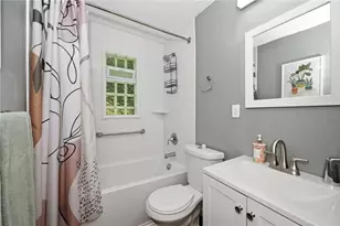 8269 Sandy Ln, Cincinnati, OH 45239 - Photo 12